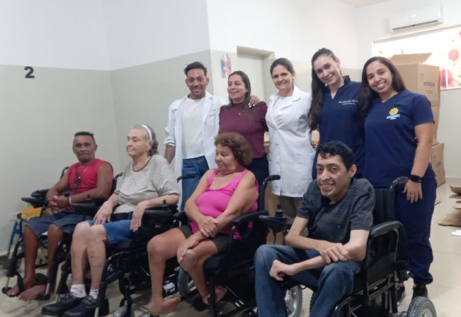 Entrega de Cadeira de Rodas